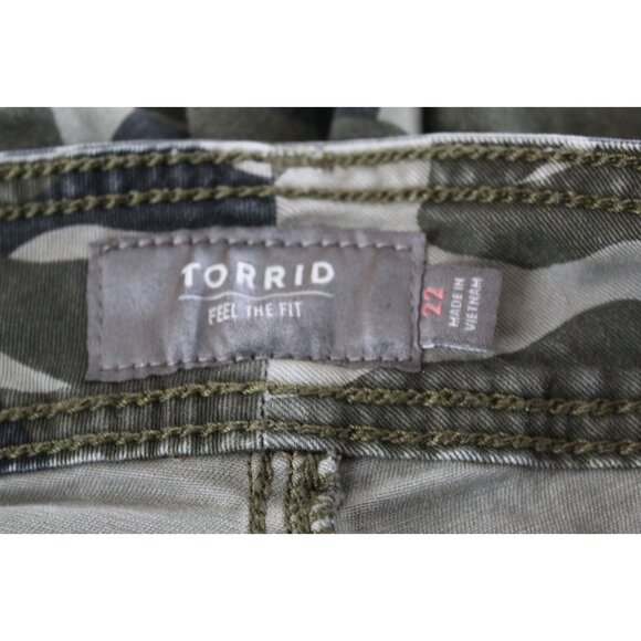 Torrid Women's High Rise Camo Ankle Crop Jeggings Plus Size 22 - Picture 6 of 7